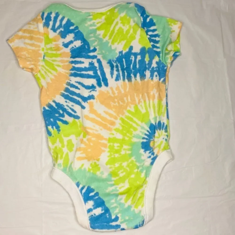 Unisex Old Navy Tie-dye short sleeve onesie Size 6-12 months